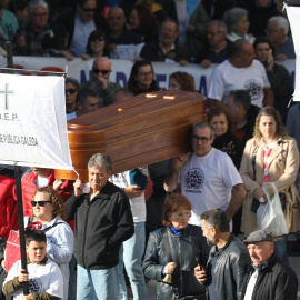 Varios miles de personas han secundado este domingo una protesta en defensa de la sanidad pública, en Santiago de Compostela, a 4 de febrero de 2024