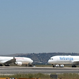 Aviones de Grupo Iberia y Air Europa.