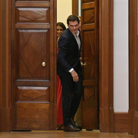 Albert Rivera, a su salida de la reunión con Pablo Casado. (FERNANDO VILLAR | EFE)