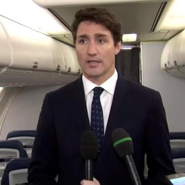 Justin Trudeau habla con los medios de comunicación. (REUTERS)