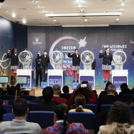 Los niños de San Ildefonso durante la celebración del Sorteo Extraordinario del Niño, a 6 de enero de 2023, en Madrid