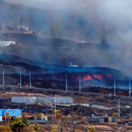 El cono del volcán sufre un derrumbe parcial en la cara norte y las coladas causan nuevos daños