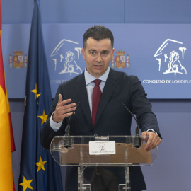 El portavoz del PSOE en el Congreso, Héctor Gómez, durante una rueda de prensa posterior a una reunión de la Junta de Portavoces en el Congreso de los Diputados, a 11 de octubre de 2021