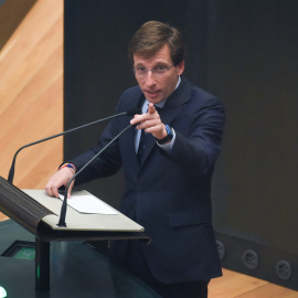 28/03/2023 El alcalde de Madrid, José Luis Martínez-Almeida, interviene durante una sesión ordinaria del Pleno Municipal del Ayuntamiento de Madrid, en el Palacio de Cibeles