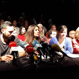 Valtonyc, Silvia Siles i Alguer Miquel, entre d'altres, en la roda de premsa de la plataforma No Callarem!