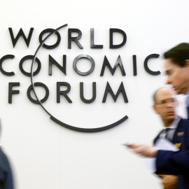 Asistentes a la reunión anual del Foro Económico Mundial (WEF) en Davos, Suiza. REUTERS / Arnd Wiegmann