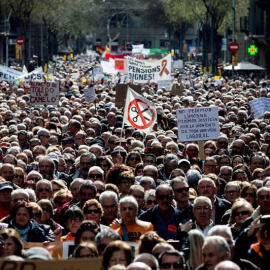 Manifestació a Barcelona per unes pensions dignes i en contra de la revalorització de només el 25%. EFE / Quique García