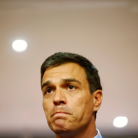 El secretario general del PSOE, Pedro Sanchez, durante una comparecenia ante la prensa en el Congreso de los Diputados. REUTERS/Susana Vera