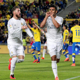 Casemiro celebra su gol al Las Palmas. EFE / Elvira Urquijo A.