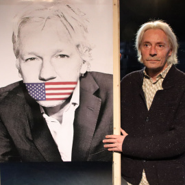 L'intèrpret Joan Frank Charansonnet, que interpretarà el paper de Julian Assange en l'obra 'Assange. El poder de la informació' al Teatre Gaudí