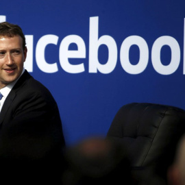 Zuckerberg, en la sede central de Facebook en Menlo Park. REUTERS/Stephen Lam