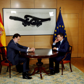 Mariano Rajoy y Albert Rivera durante su encuentro del pasado 3 de agosto.- REUTERS / SUSANA VERA