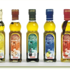 Varias botellas de aceite Carbonell, una de las principales marcas de Deoleo.