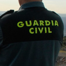 Imagen de un agente de la Guardia Civil en un entorno rural. Europa Press