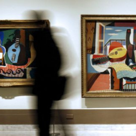 'Naturaleza muerta con mandolina' y 'Mandolina y guitarra', obras de Picasso/EFE