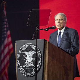 El director ejecutivo de la Asociación Nacional del Rifle (NRA), Wayne Lapierre, durante la conferencia anual de liderazgo de la organización por los derechos de las armas.