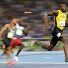 Usain Bolt logra su octavo oro olímpico tras ganar en los 200 metros. REUTERS/Dominic Ebenbichler