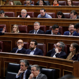 El portavoz del PNV, Aitor Esteban, interpela al presidente del Gobierno, Mariano Rajoy, durante la sesión de control al Ejecutivo en el Congreso de los Diputados. EFE/Juan Carlos Hidalgo