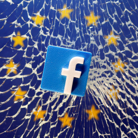 Logo de Facebook. REUTERS/Dado Ruvic