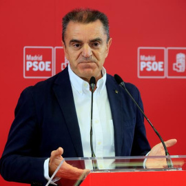 01/10/2019.- El secretario general del PSOE-M, José Manuel Franco, durante la rueda de prensa ofrecida este martes en la que ha asegurado que han llevado a la comisión de ética la dimisión de la alcaldesa de Móstoles, la socialista Noelia P