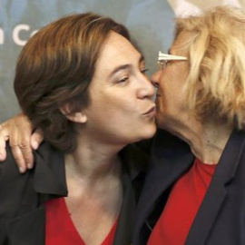 Ada Colau y Manuela Carmena. EFE