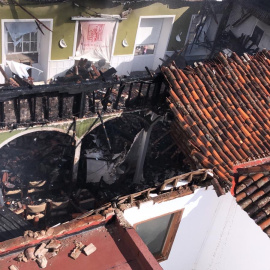 Así ha quedado el techo del edificio tras su hundimiento causado por las llamas. / Ayto. La Laguna