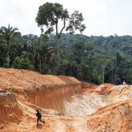 Desactivación de yacimientos ilegales de oro y casiterita en el estado brasileño de Pará./Instituto Brasileño del Medio Ambiente y de los Recursos Naturales Renovables (IBAMA).