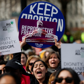 Manifestantes por el derecho al aborto en una protesta frente a la Corte Suprema de Estados Unidos en un caso en el que pedían restringir el uso de la píldora abortiva, el 26 de marzo de 2024.