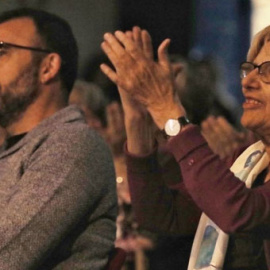 La alcaldesa de Madrid, Manuela Carmena, durante una visita el barrio de Orcasitas. / EP