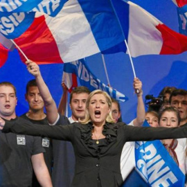 El apoyo al Frente Nacional de Marine Le Pen, que obtuvo un 18%, confirma la tendencia registrada en otros países de la UE como Austria, Finlandia y Dinamarca. Foto: EFE