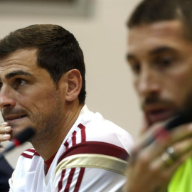 Casillas y Ramos, durante la rueda de prensa. EFE/Kai Försterling