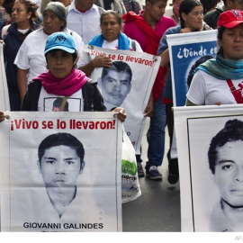 una manifestación de los familiares de los 43 estudiantes desaparecidos en el estado de Guerrero, en México.- AMNISTÍA INTERNACIONAL