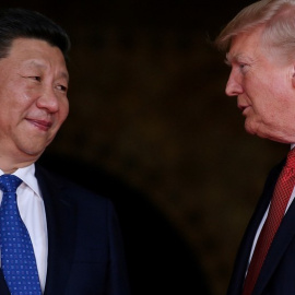 El presidente chino Xi Jinping junto a Donald Trump en Mar-a-Lago, Florida./ Reuters