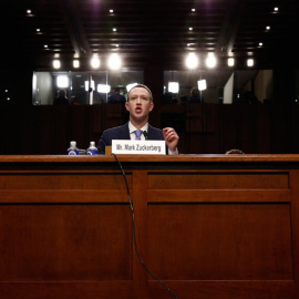 Mark Zuckerberg durante su comparecencia en el Senado estadounidense. | REUTERS