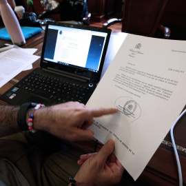 Los periodistas en la sala de prensa del Tribunal Supremo analizan la sentencia del procés. EFE/Javier Lizón