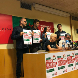 Roda de premsa dels sindicats Intersindical-CSC i la IAC sobre la vaga convocada aquest 18 de novembre, just després que s'emetés la sentència contra els líders socials i polítics independentistes. @la_IAC