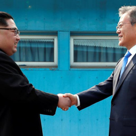 El líder norcoreano, Kim Jong-un, y el presidente de Corea del Sur, Moon Jae-in. / EFE