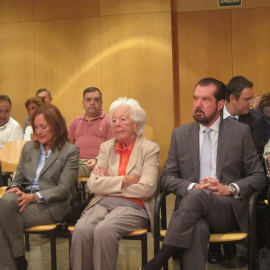 El padre, la abuela y la tía de la reina Letizia durante el juicio. / EP