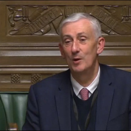 30/ 09 / 2019.- Una captura de un video entregado por la Unidad de Grabación Parlamentaria del Reino Unido muestra a Lindsay Hoyle, durante una sesión de la Cámara de los Comunes en Londres. PARLAMENTO DE REINO UNIDO