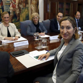 La exministra de Fomento, Ana Pastor, y actual presidenta del Congreso de los Diputados. EFE