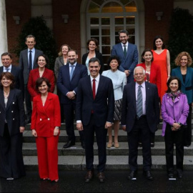 Foto de familia del Gobierno en funciones. REUTERS