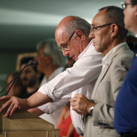 El candidato de Catalunya Sí que es Pot, Lluís Rabell, durante la rueda de prensa que ha ofrecido para valorar los resultados obtenidos en las elecciones catalanas. EFE/Alejandro