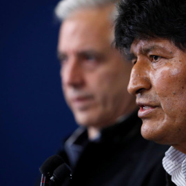 Evo Morales se dirige a los medios en La Paz. (CARLOS GARCIA RAWLINS | REUTERS)