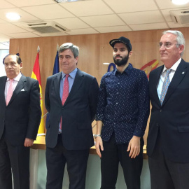 Jaime Alguersuari junto a Miguel Cardenal, Carlos Gracia y José Cuartero, hoy en el CSD. /TWITTER