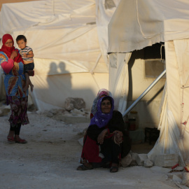 Mujeres en un campo de refugiados en Idlib, Siria. REUTERS/Khalil Ashawi