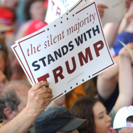 Seguidores de Donald Trump, en un acto político del presidente de EEUU. REUTERS/Lane Hickenbottom