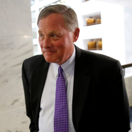 El senador republicano Richard Burr llega al Comité de Inteligencia del Senado de EEUU este miércoles. REUTERS/Joshua Roberts Foto del 16 de mayo de 2018