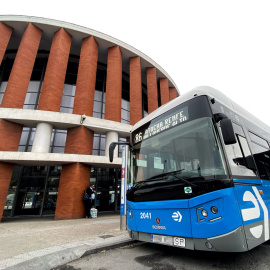 Un autobús de la EMT de la línea 86 sale de Atocha Renfe y se dirige a Villaverde Alto. EUROPA PRESS