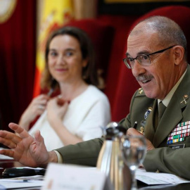 La alcaldesa de Logroño, Concepción Gamarra, junto con el general del Ejército de Tierra, Fernando Alejandre, durante la presentación de los actos con motivo del Día de las Fuerzas Armadas 2018, que se celebrará en Logroño el próximo 26 de 