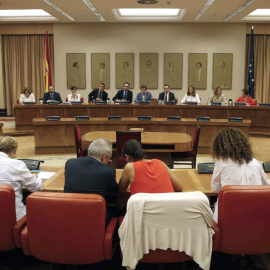 El presidente de la Comisión Gestora del PSOE, Javier Fernández, se ha reunido en el Congreso con el grupo parlamentario socialista para explicar sus planes. EFE/Paco Campos